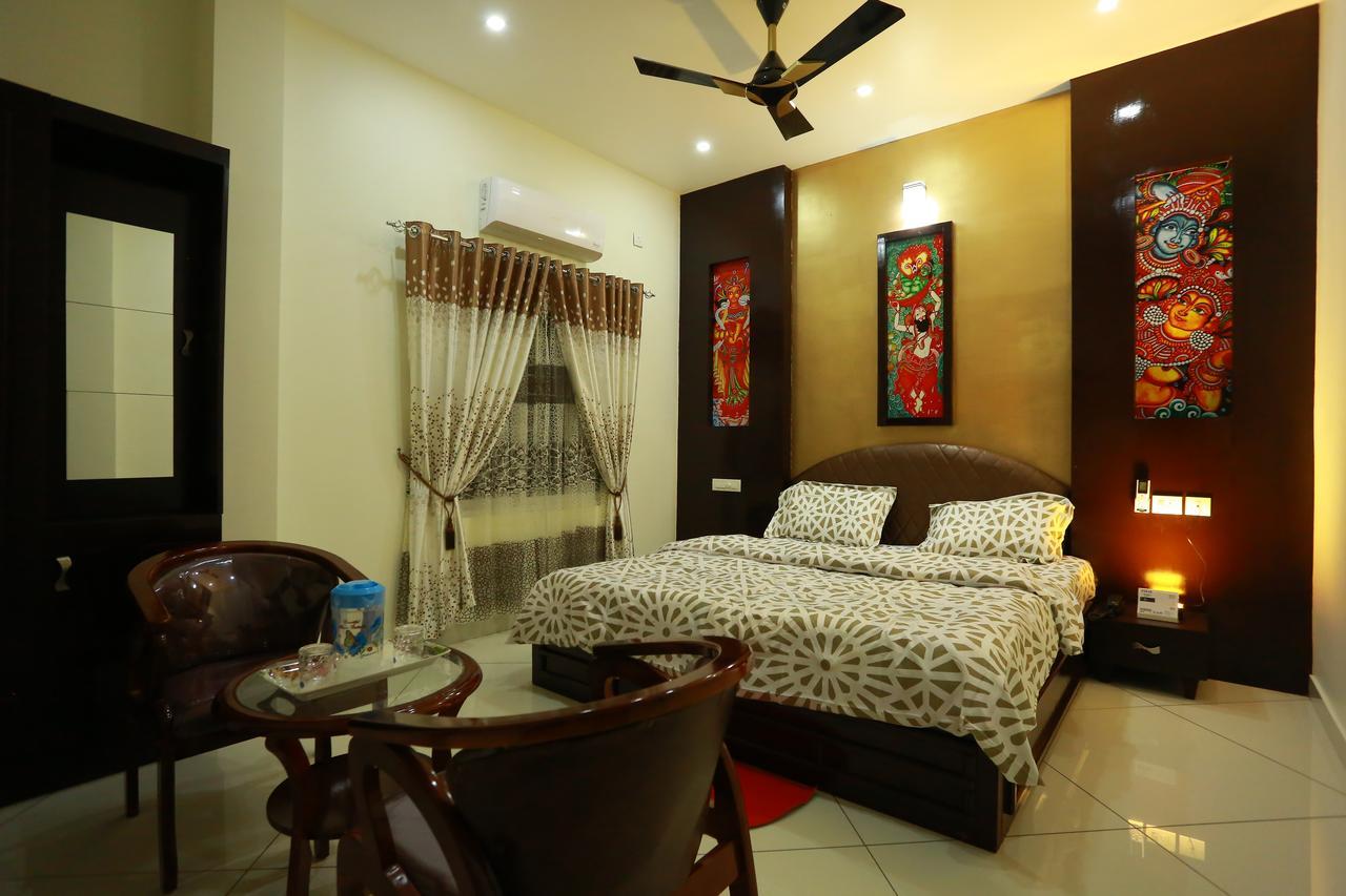 Seethas Regency Hotel Guruvayur Exterior photo